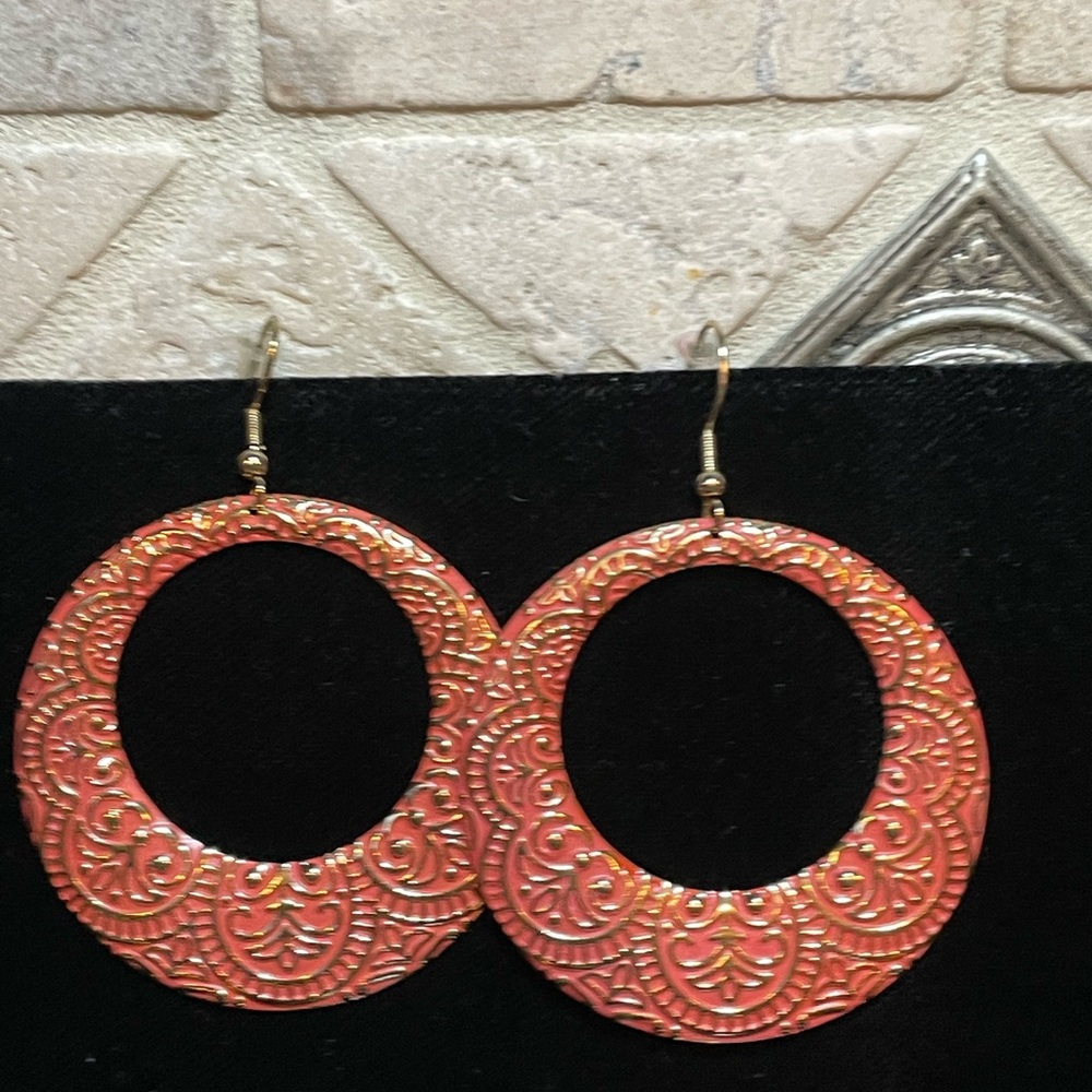 NWT Premier design earrings called Casablanca Great color for your Fall Fashion